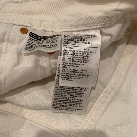 White LEVI'S 501 Denim Short - Picture 6 of 8